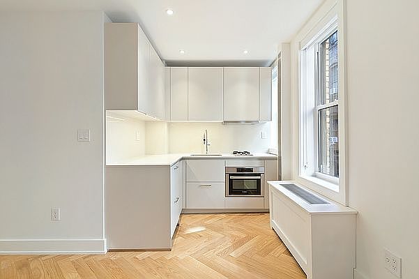 1st image of 225 W 23rd St APT 4H