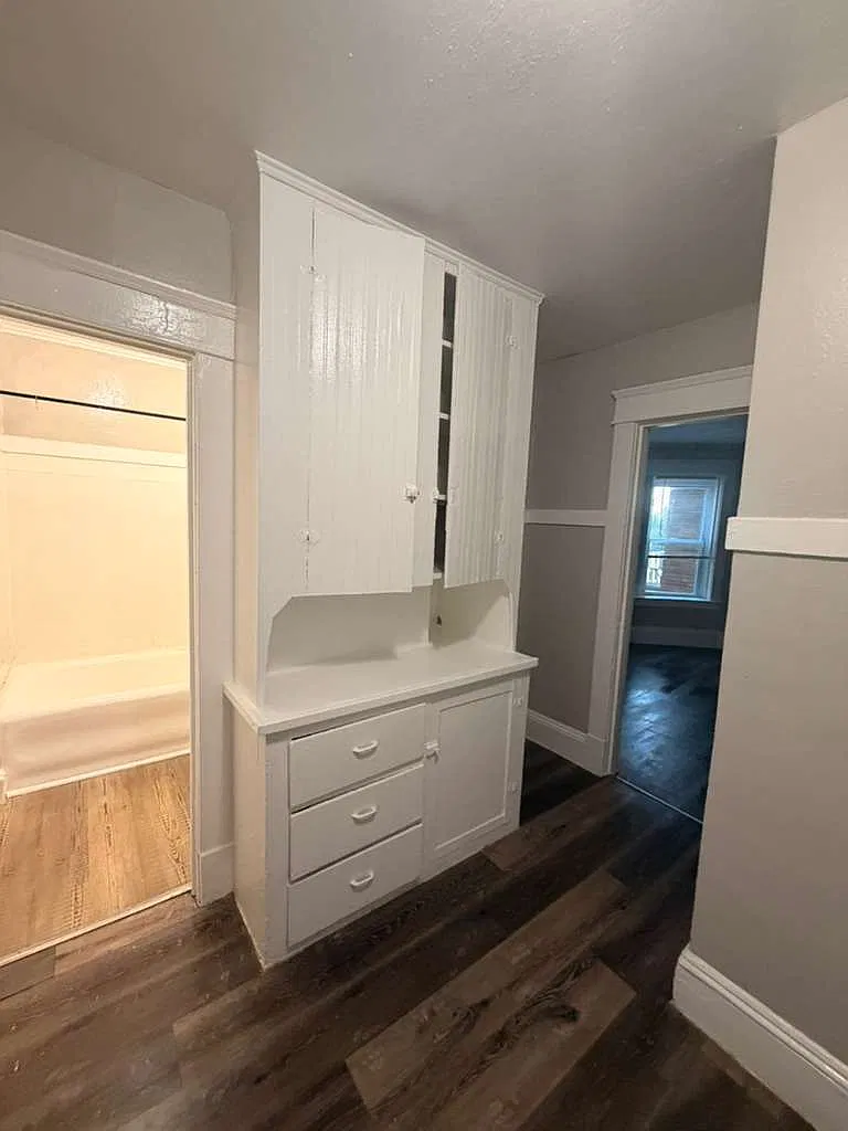 Studio, 800 sqft, $1,219 — Photo 3