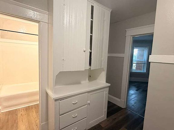 3rd image of 43 School St APT 5