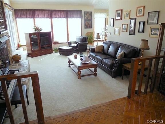 3rd image of 6111 Rockyrun Ct