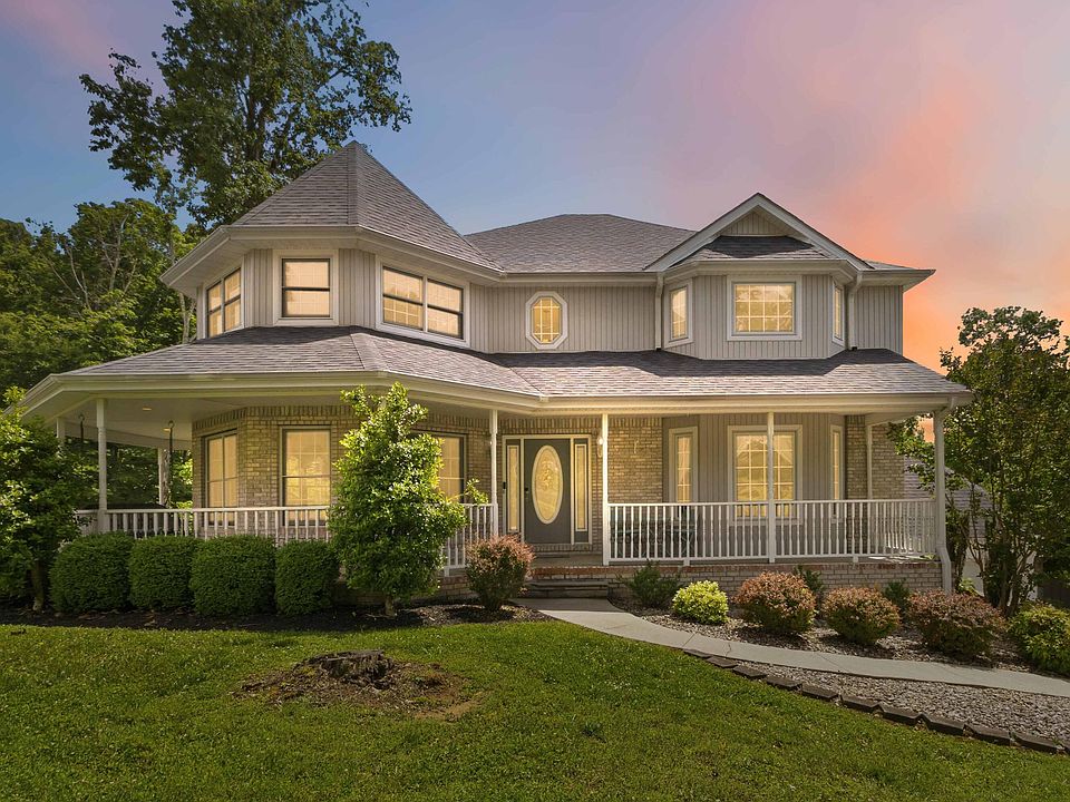 1st image of 414 Lake Forest Dr