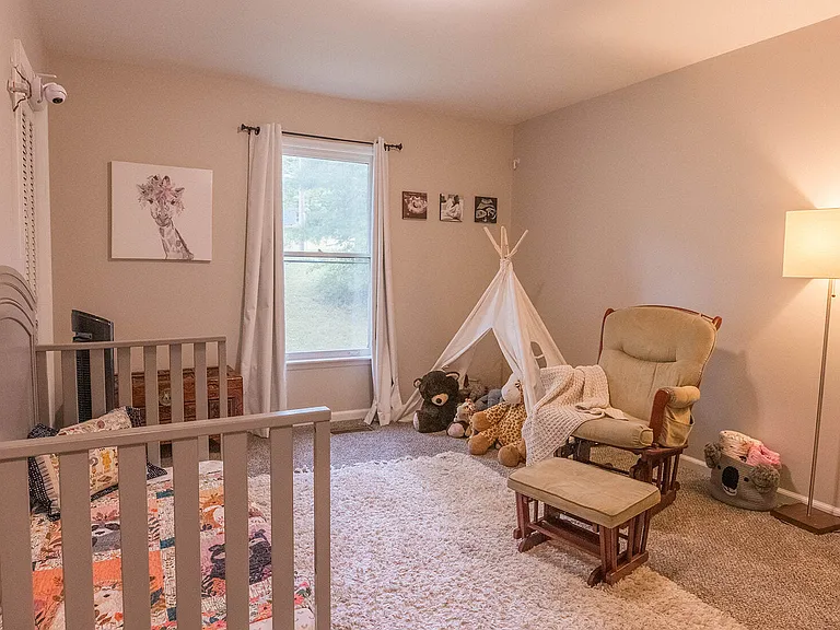 210 Elliott Ct — Photo 41