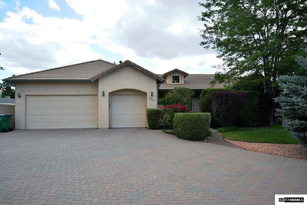 293 Nicholaus Dr photo 1