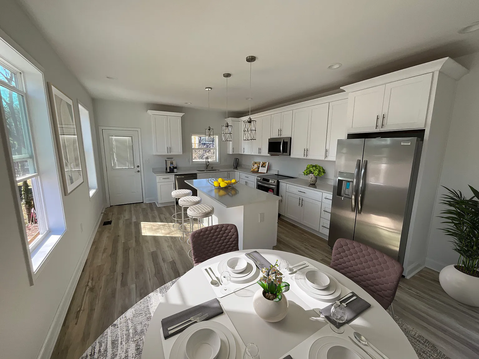 3 bed, 1900 sqft, $3,000 — Photo 3