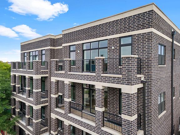3rd image of 5689 N Lincoln Ave #2N