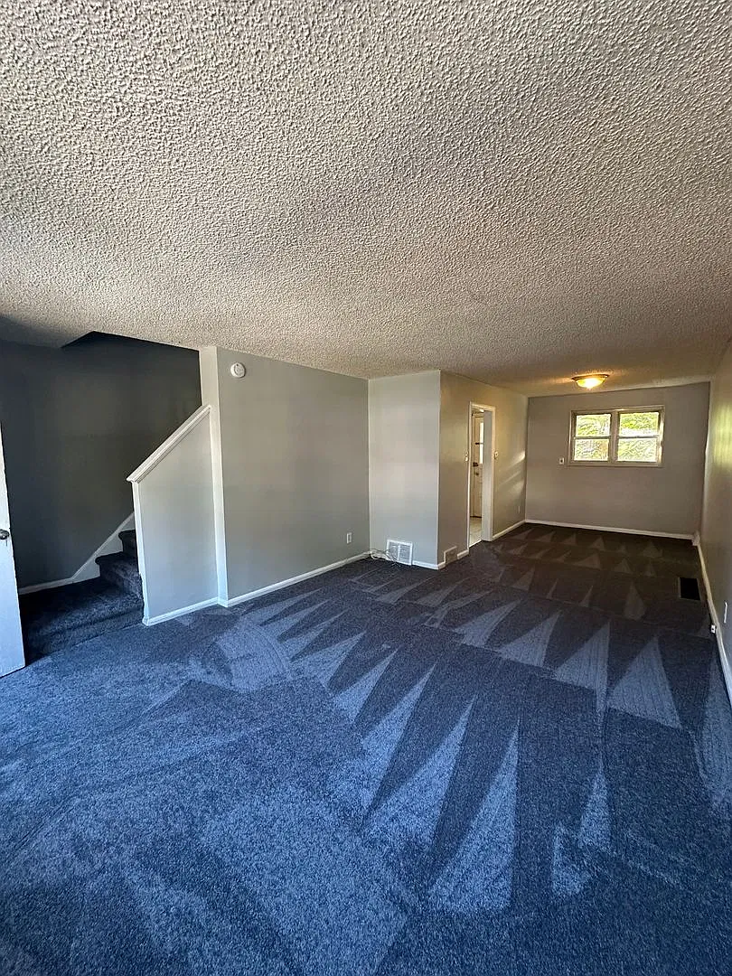 2 Bed/ 1 Bath For Rent! Darby — Photo 3