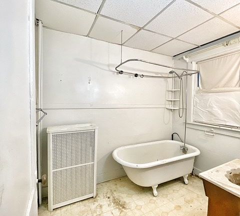 3rd image of 453 22nd St