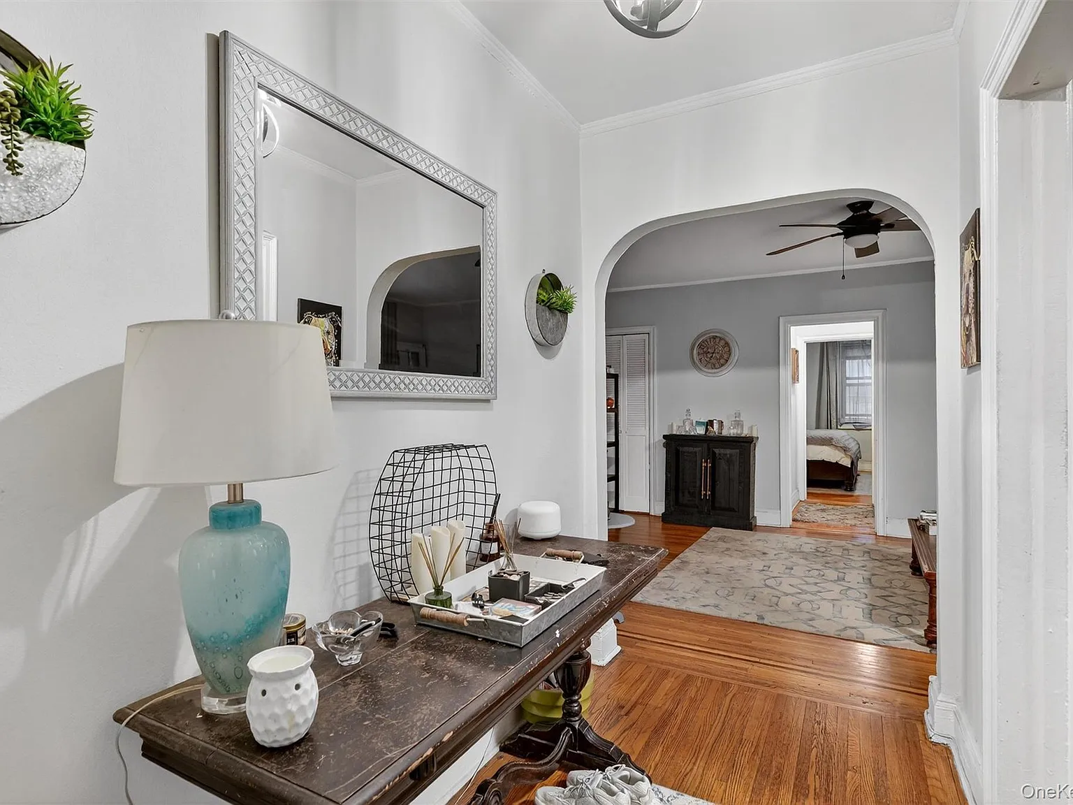 1 bed, 1.0 bath, 800 sqft, $1,900 — Photo 2