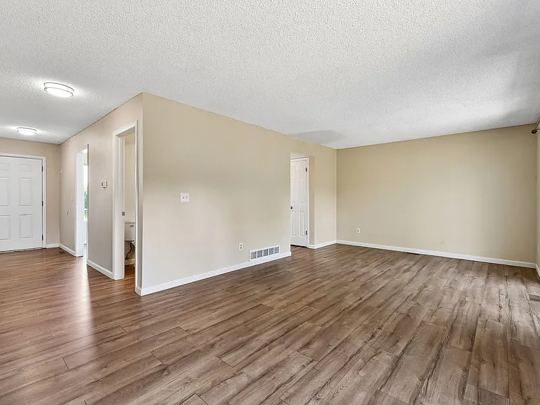 19724 E Loyola Cir — Photo 12