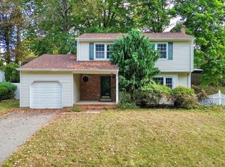 30 Brookside Rd, Edison, NJ 08817