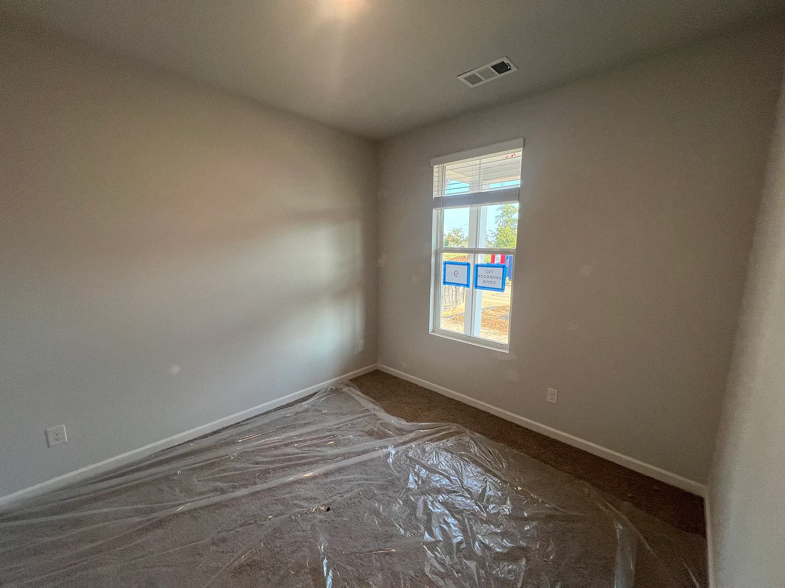 3 bed, 2.5 bath, 1363 sqft, $2,200 — Photo 3