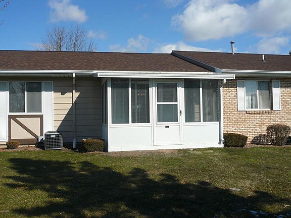 2nd image of 5974 Leisure South Dr SE