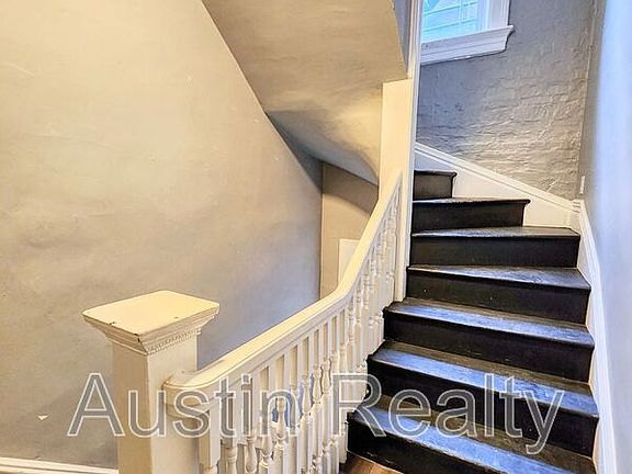 3rd image of 322 N Newstead Ave APT 1F-1E