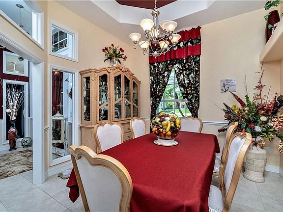 4th image of 44 White Marsh Ln