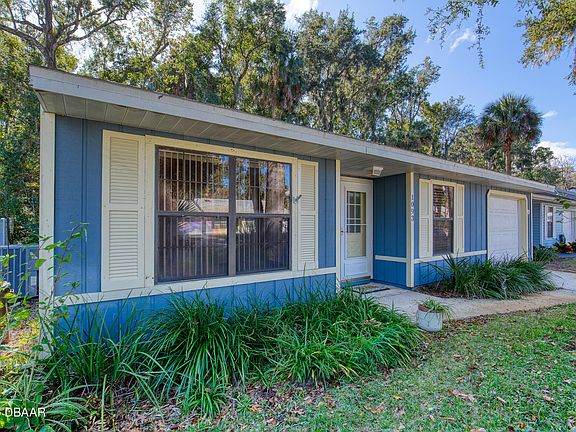 2nd image of 1093 Oak Forest Cir