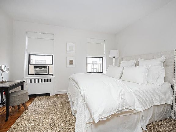 5th image of 208 E 28th St APT 4D