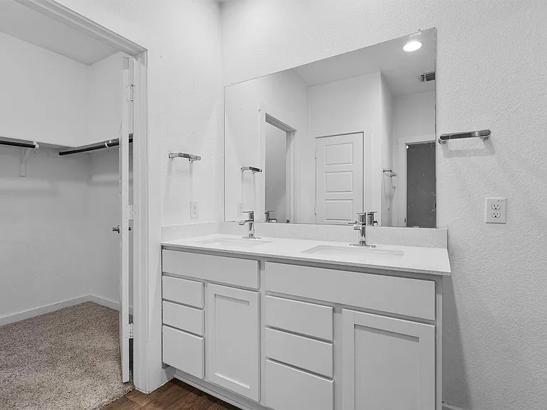 13513 Clerk St — Photo 14