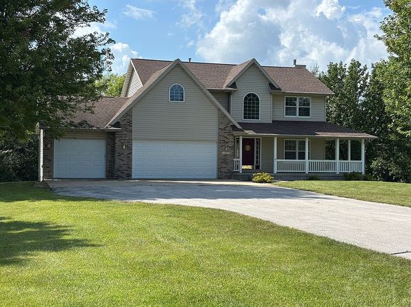 1411 Deer Woods Dr NE