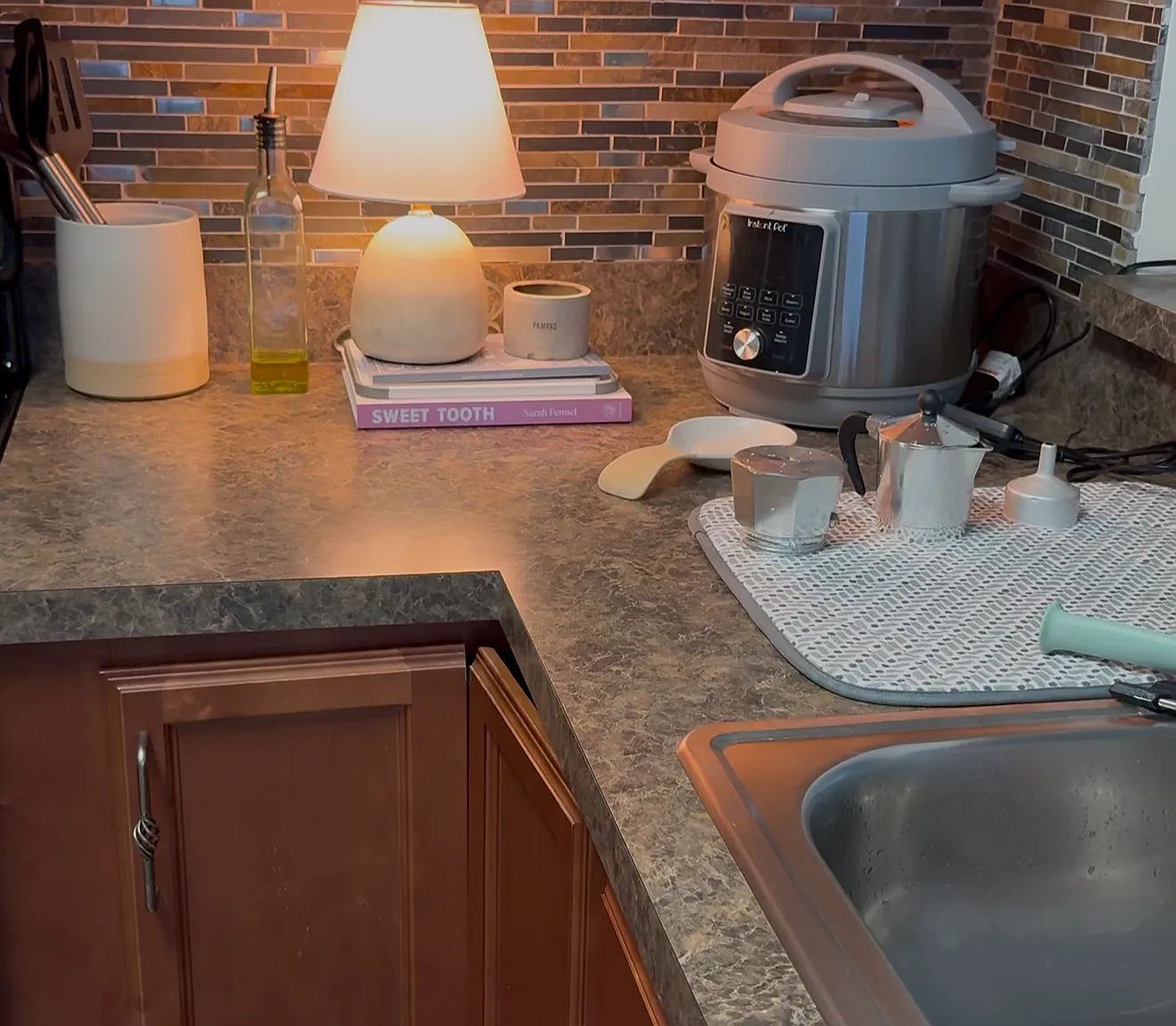 2 bed, 1251 sqft, $1,800 — Photo 2