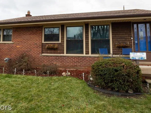 21712 Frazho St, Saint Clair Shores, MI 48081