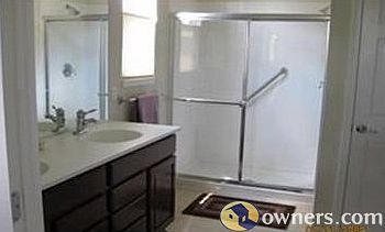 Master bath, walk in closet not shown