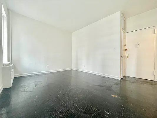 Rented by HOLTON REAL ESTATE INC. | media 13