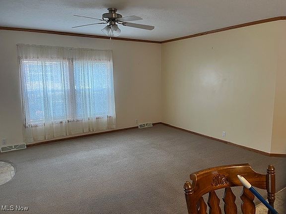 5th image of 210 Polaris Dr