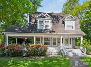 261 Beechwood Ave, Middlesex, NJ 08846