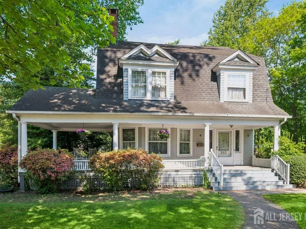 261 Beechwood Ave, Middlesex, NJ 08846
