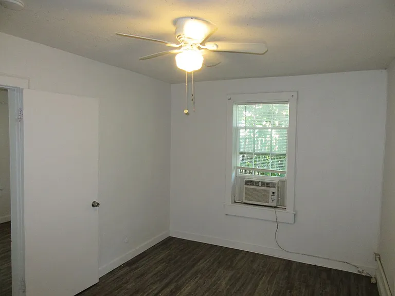 1511 Molitor Ave #6 — Photo 8