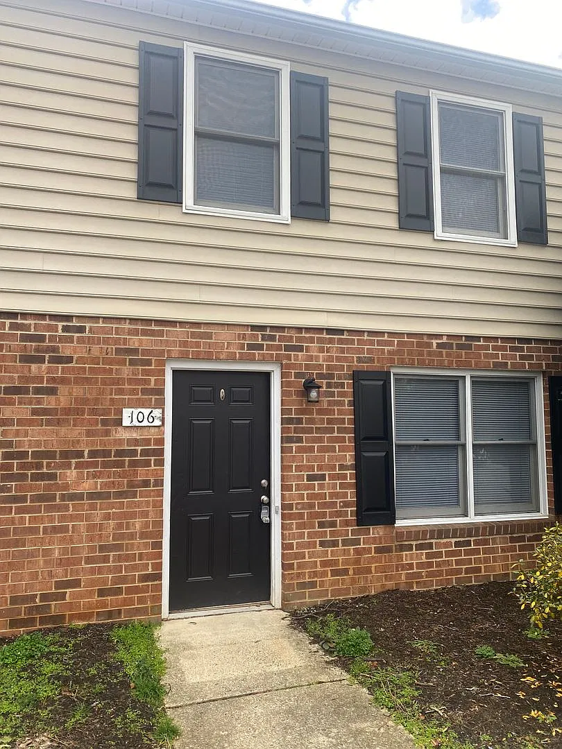 2 Bedroom Townhome on Leesville Road! — Photo 1