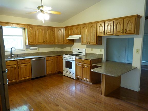 5th image of 751 Yonside Dr