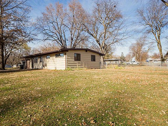 3rd image of 500 Eldora Ln
