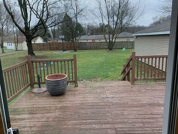 5th image of 204 Nestledown Dr