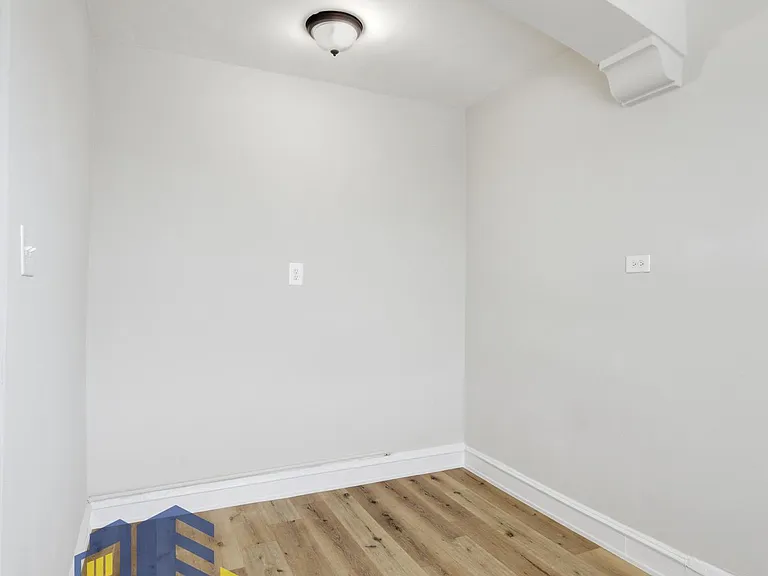 The Ashland Tower Modern Living in the Heart of Rogers Park — Photo 21