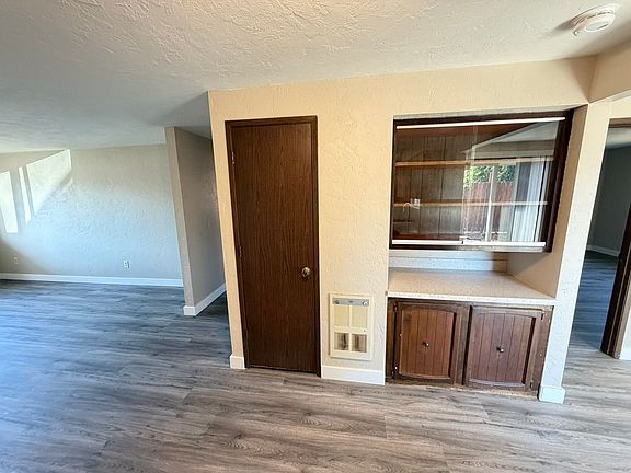 4th image of 305 S 9th St