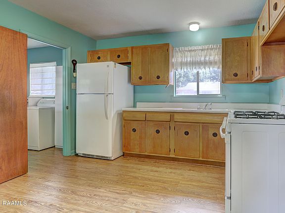 5th image of 205 Palms Dr