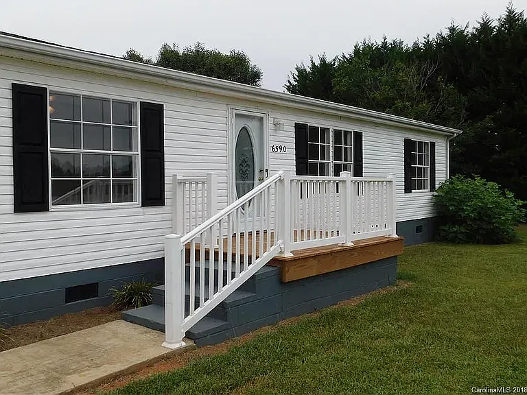 3 bed, 1156 sqft, $1,600 — Photo 3