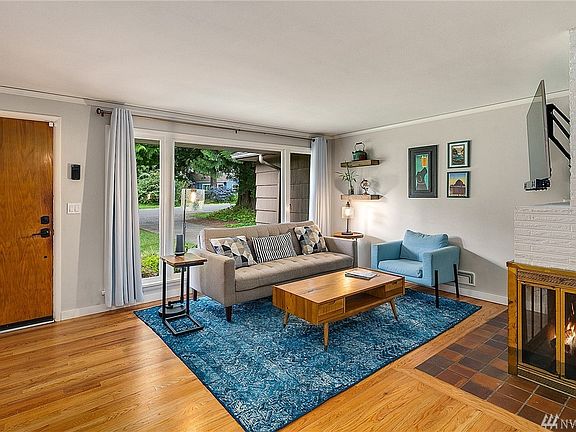4th image of 11342 17th Ave NE