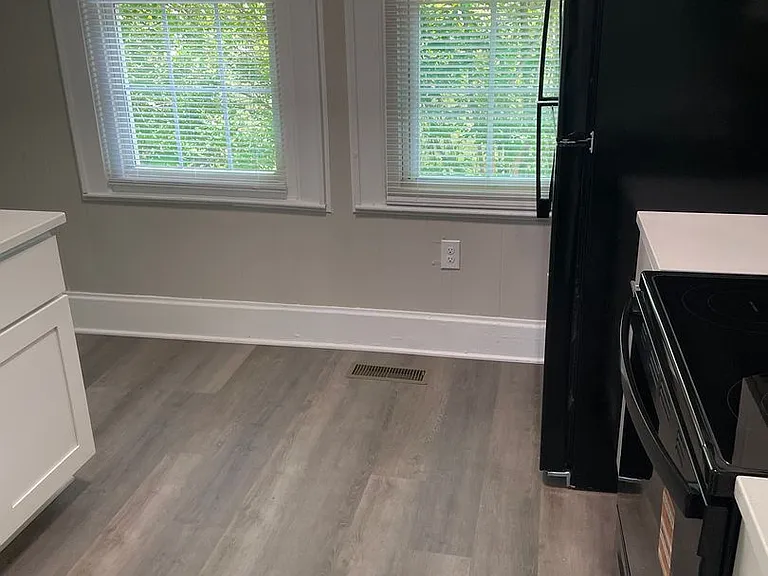 809 N Graham Ave — Photo 5