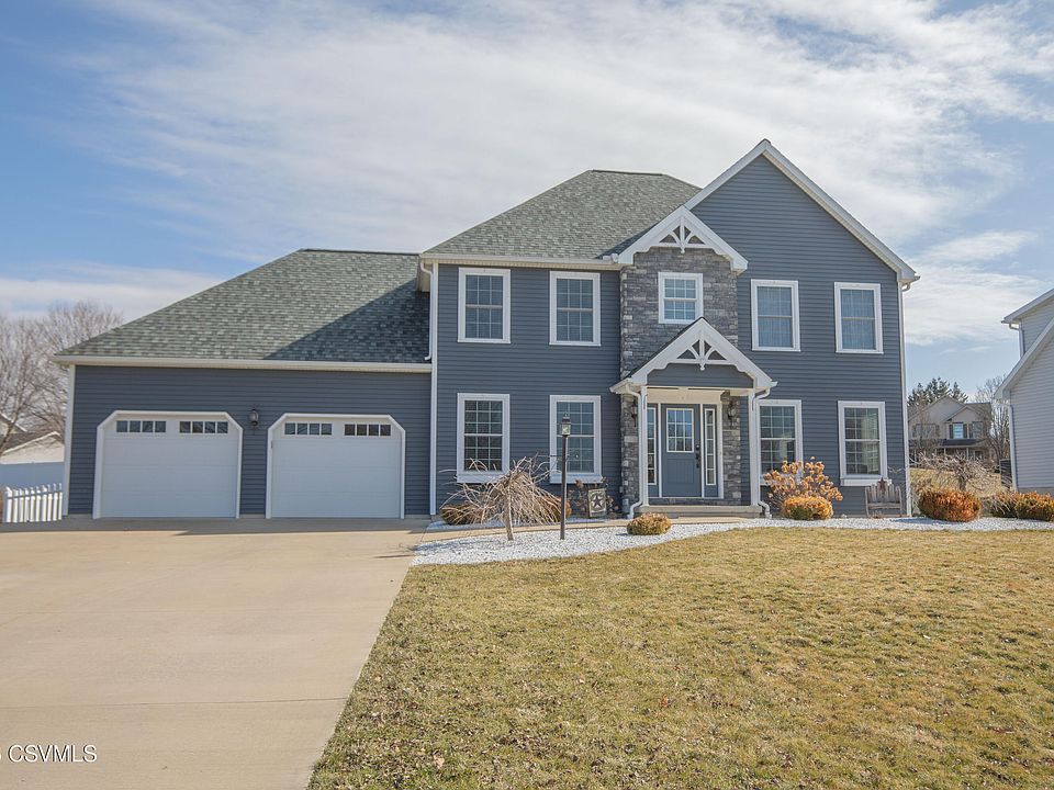 1st image of 11 Rolling Ridge Dr