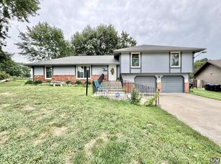3825 SE 32nd Pl, Topeka, KS 66605