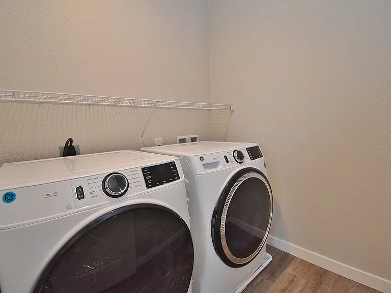 3881 Bonde Way — Photo 11