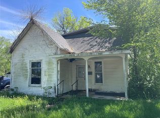 210 E McPike St, Vandalia, MO 63382