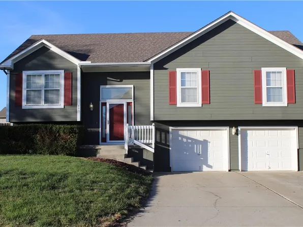 806 SE 13th Ter, Lees Summit, MO 64081