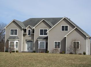 54 Wheatley Rd, Slate Hill, NY 10973