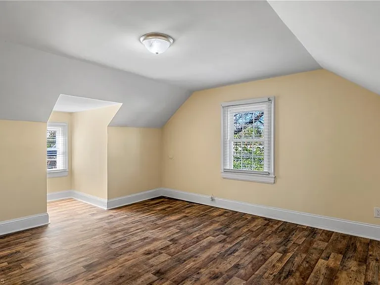 810 Elwell Ave — Photo 30