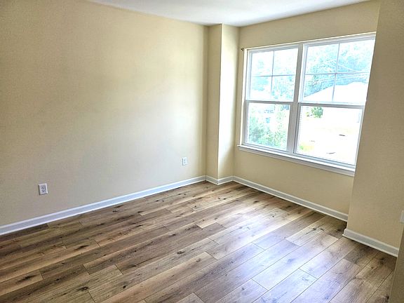 5th image of 204 Ashlyn Dr