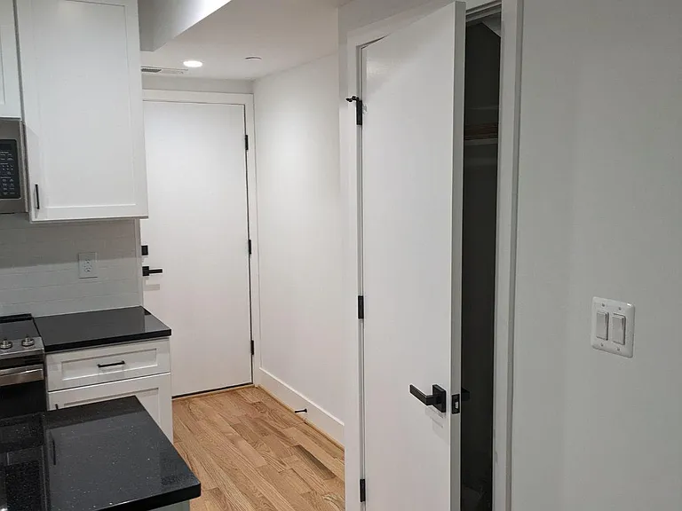 329 Delafield Pl NW — Photo 6