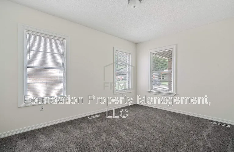 3749 Rhea Ave — Photo 14